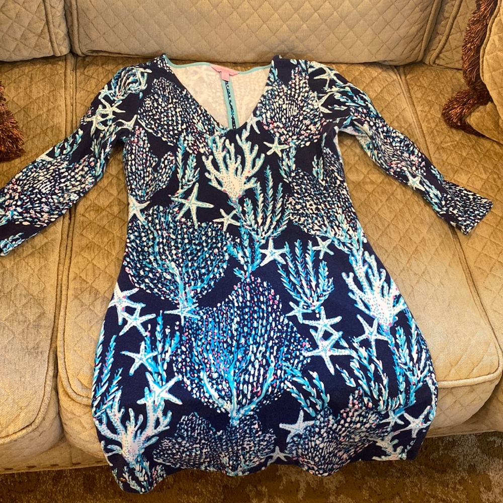 Lilly Pulitzer navy blue 3/4 length sleeves dress size small.